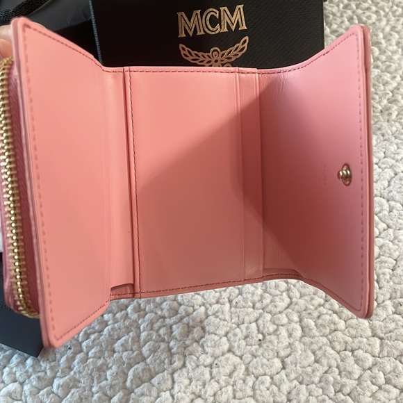 MCM Blossom Pink Small Aren Trifold Wallet - Picture 3 of 8